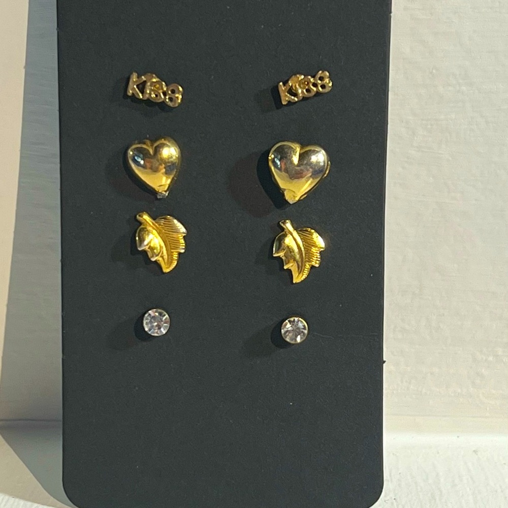 Gold stud 4 pack